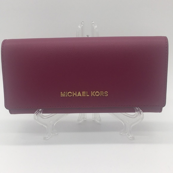 Michael Kors Handbags - Michael Kors Jet Set Travel Wallet Carryall LG
